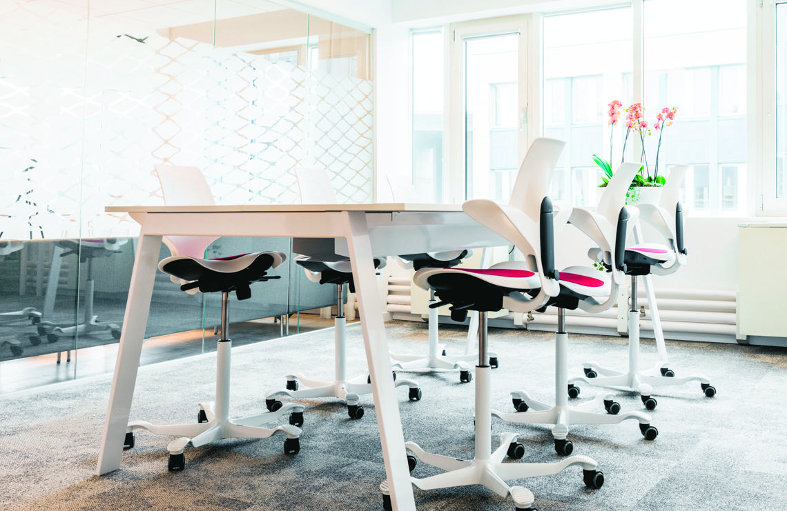 Hag CAPISCO Ergonomischer Bürodrehstuhl stilvolles Design sattelförmiger Sitz Stehhaltung